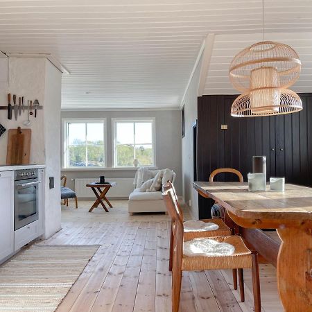 Lovely, Bright Apartment Overlooking Nature Fiskebäckskil Esterno foto