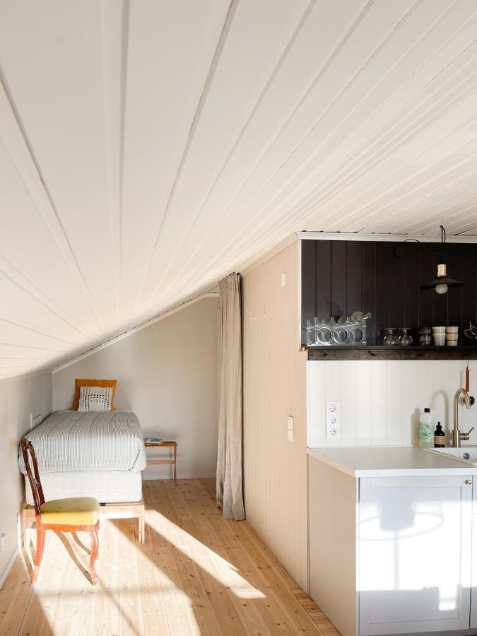 Lovely, Bright Apartment Overlooking Nature Fiskebäckskil Esterno foto