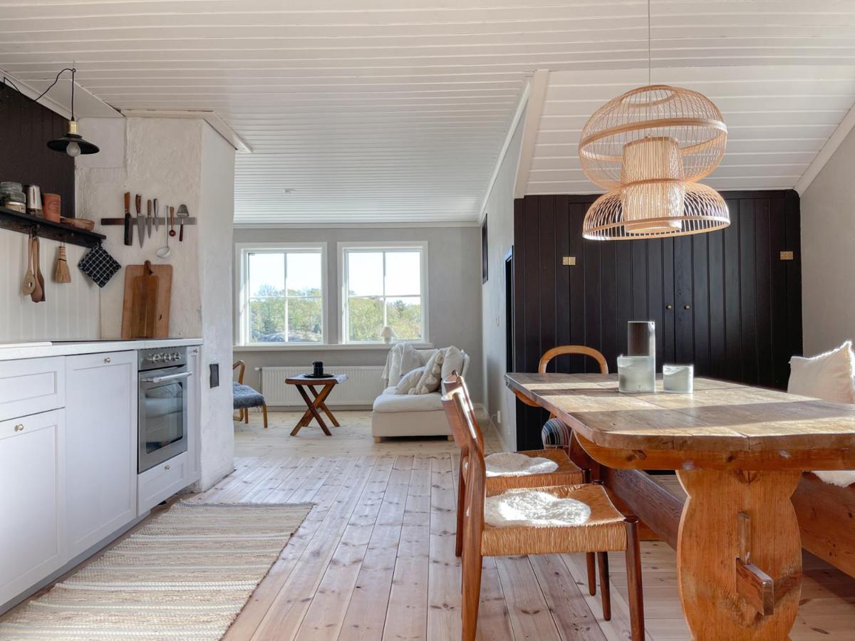 Lovely, Bright Apartment Overlooking Nature Fiskebäckskil Esterno foto