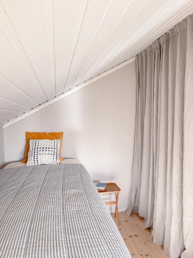 Lovely, Bright Apartment Overlooking Nature Fiskebäckskil Esterno foto