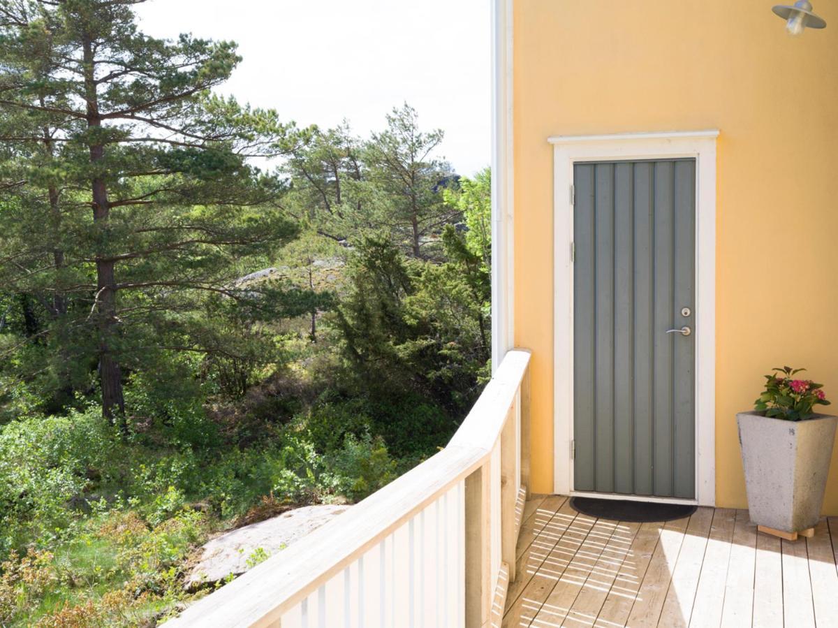 Lovely, Bright Apartment Overlooking Nature Fiskebäckskil Esterno foto