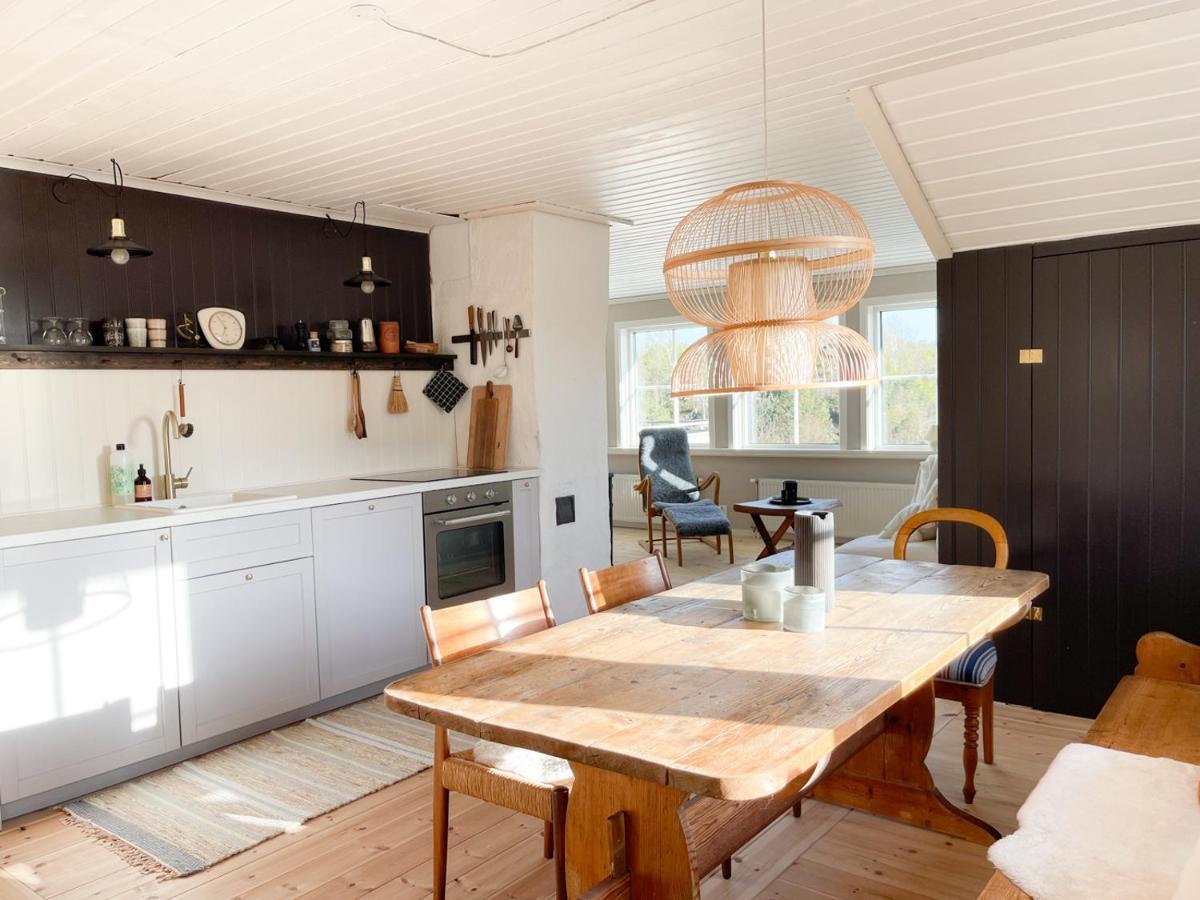 Lovely, Bright Apartment Overlooking Nature Fiskebäckskil Esterno foto